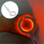 Le Vein Finder d'UMTECH projette une lumière focalisée sur le dos de la main pour la visibilité des veines.